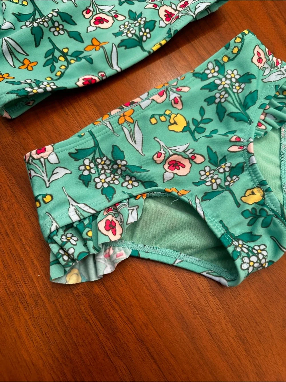 Green/Turquoise Floral Two Piece Swim Set with Ruffle detail size 4T